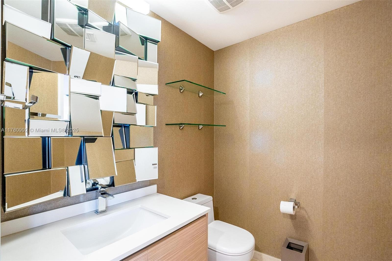 600 NE 27th St # 1005