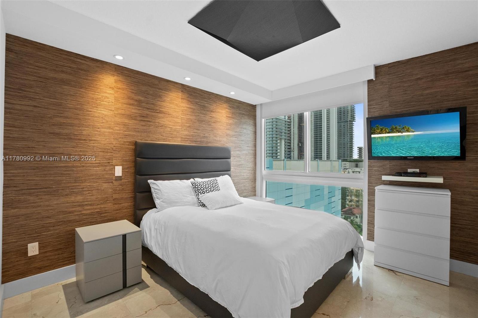 600 NE 27th St # 1005