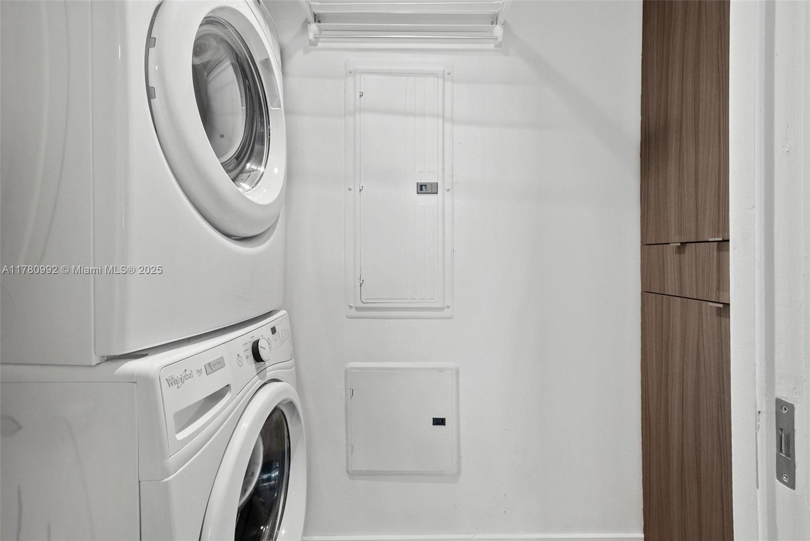 600 NE 27th St # 1005