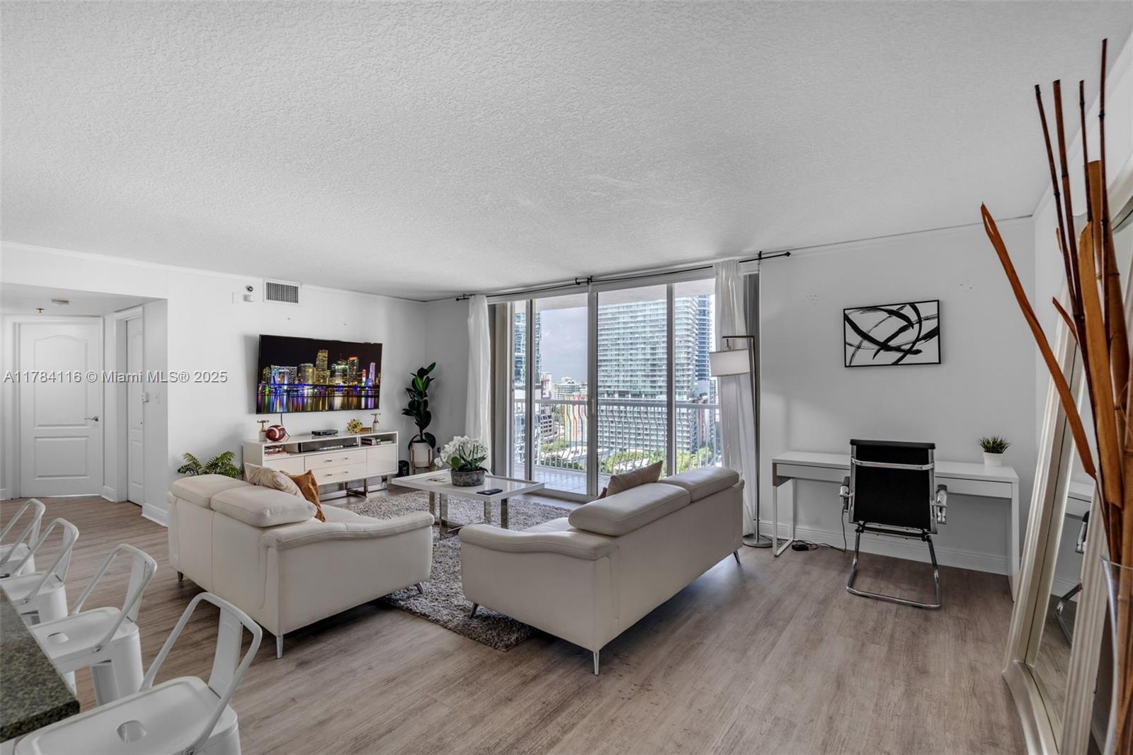 1200 Brickell Bay Dr # 1723