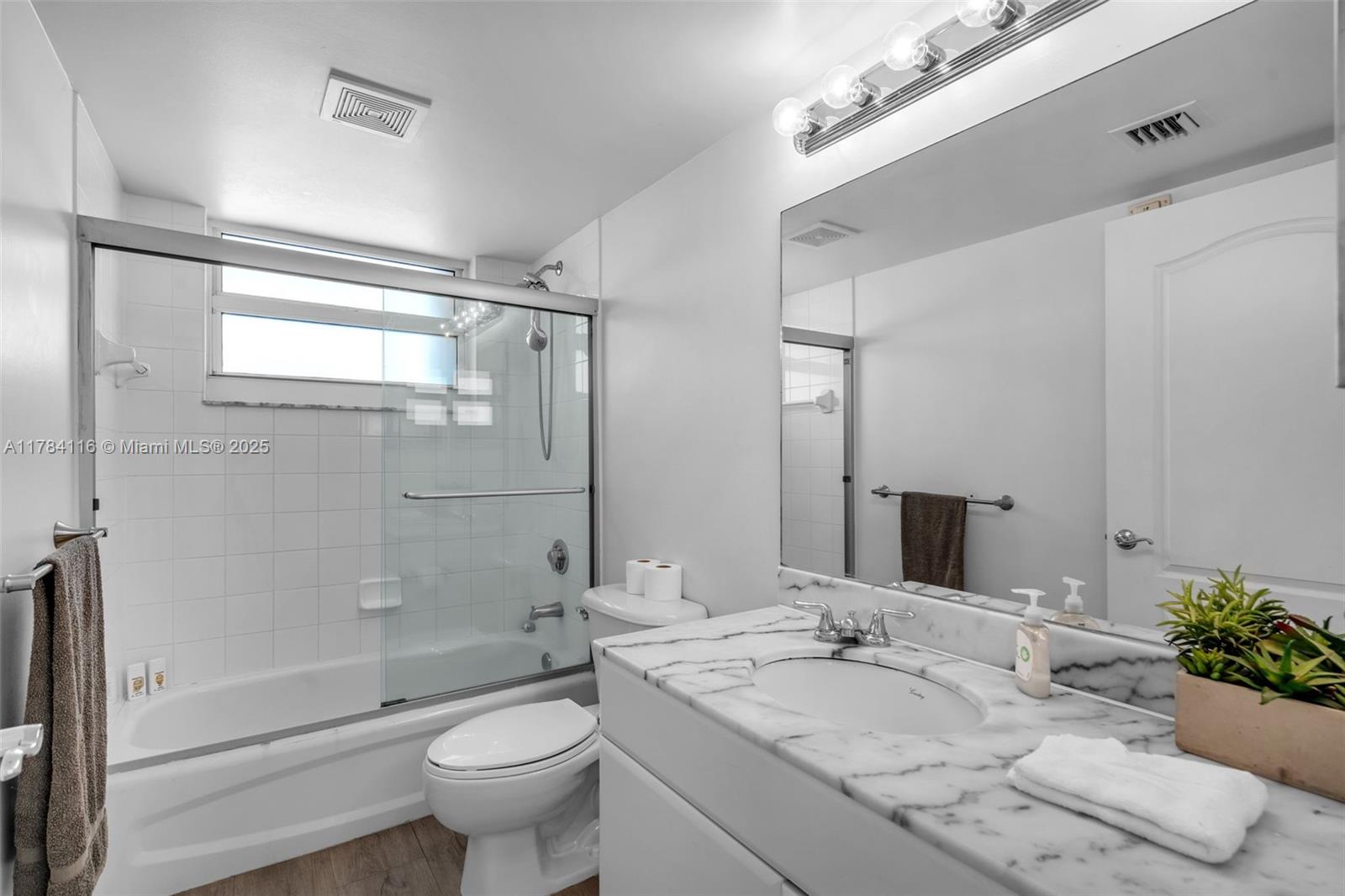 1200 Brickell Bay Dr # 1723