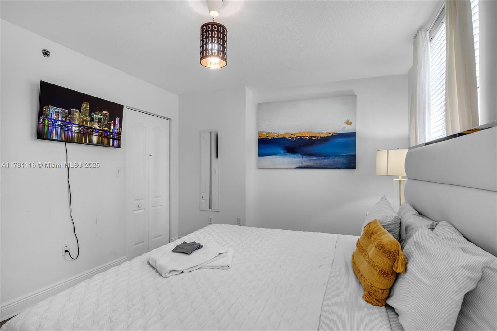 1200 Brickell Bay Dr # 1723