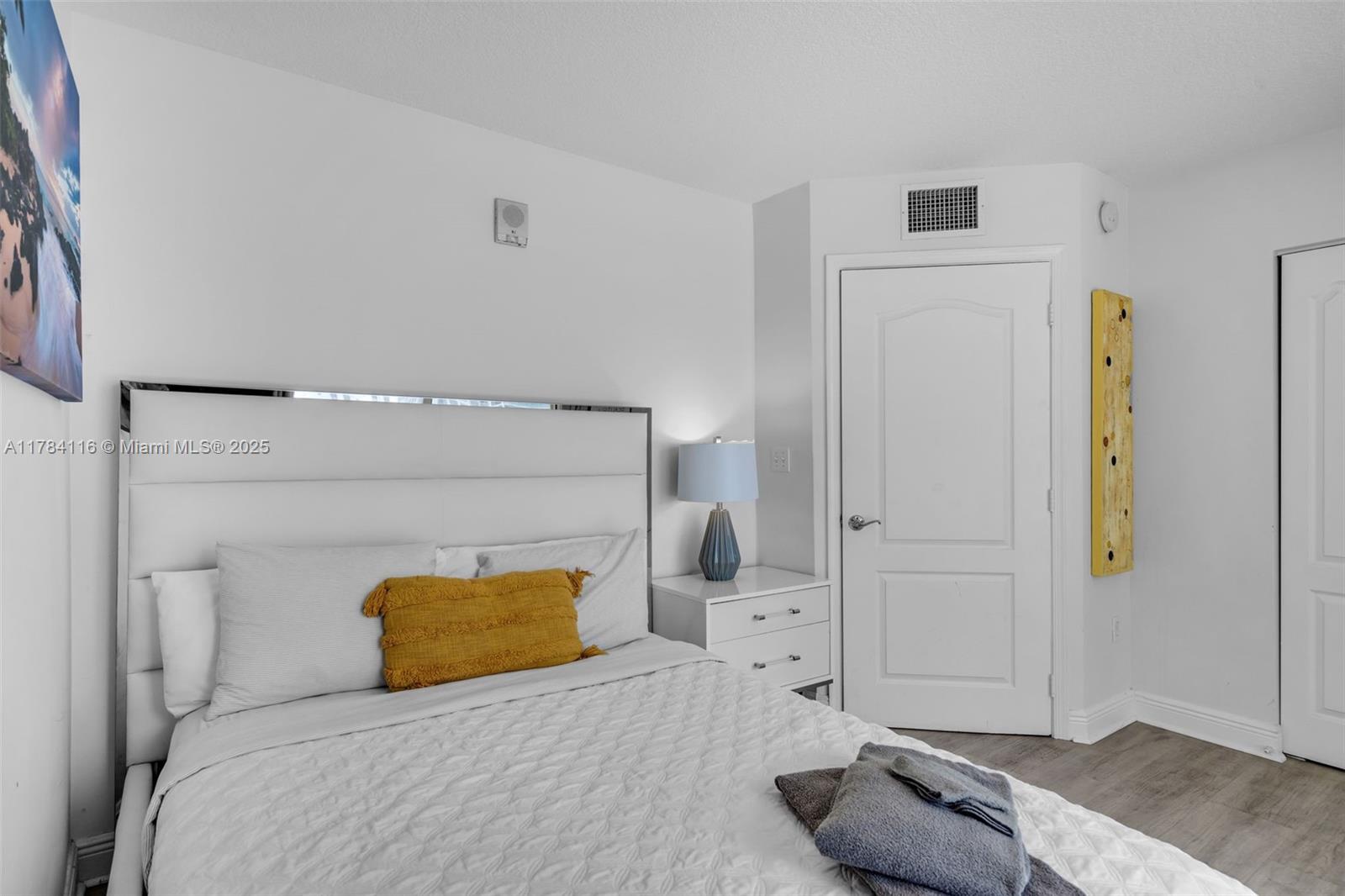 1200 Brickell Bay Dr # 1723