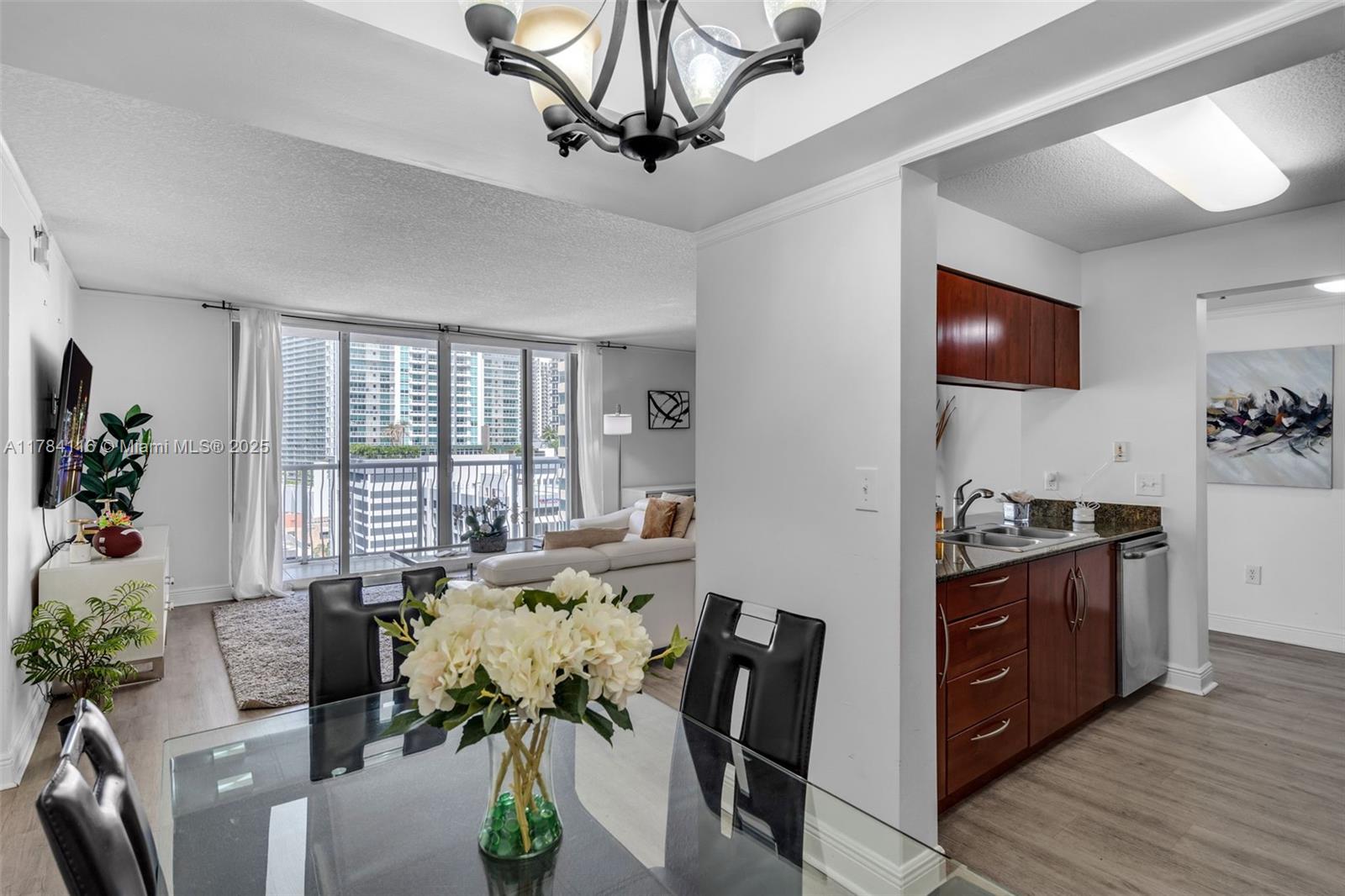 1200 Brickell Bay Dr # 1723