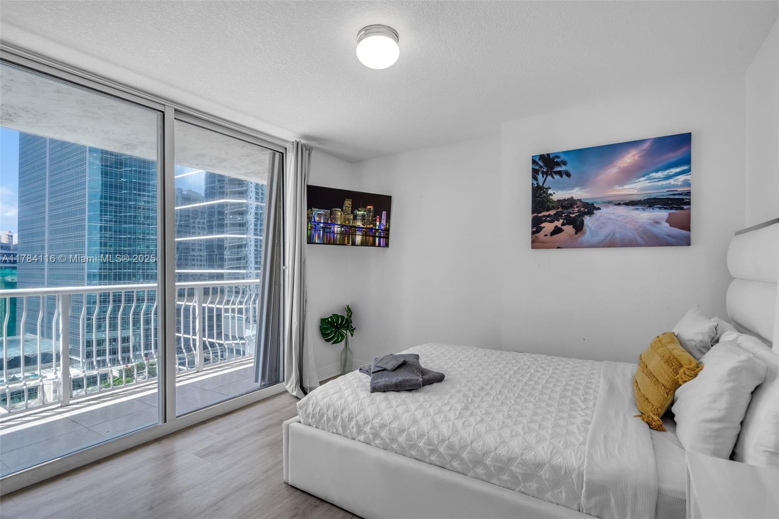 1200 Brickell Bay Dr # 1723