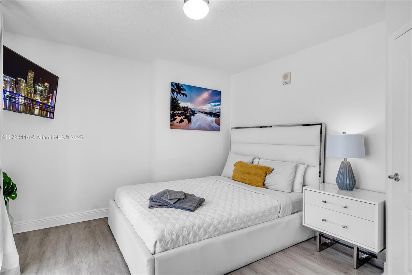 1200 Brickell Bay Dr # 1723