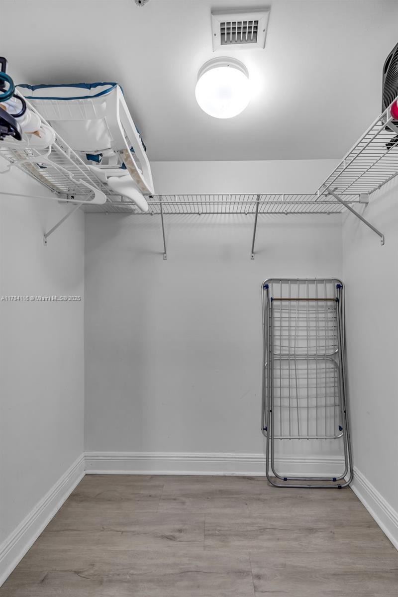 1200 Brickell Bay Dr # 1723