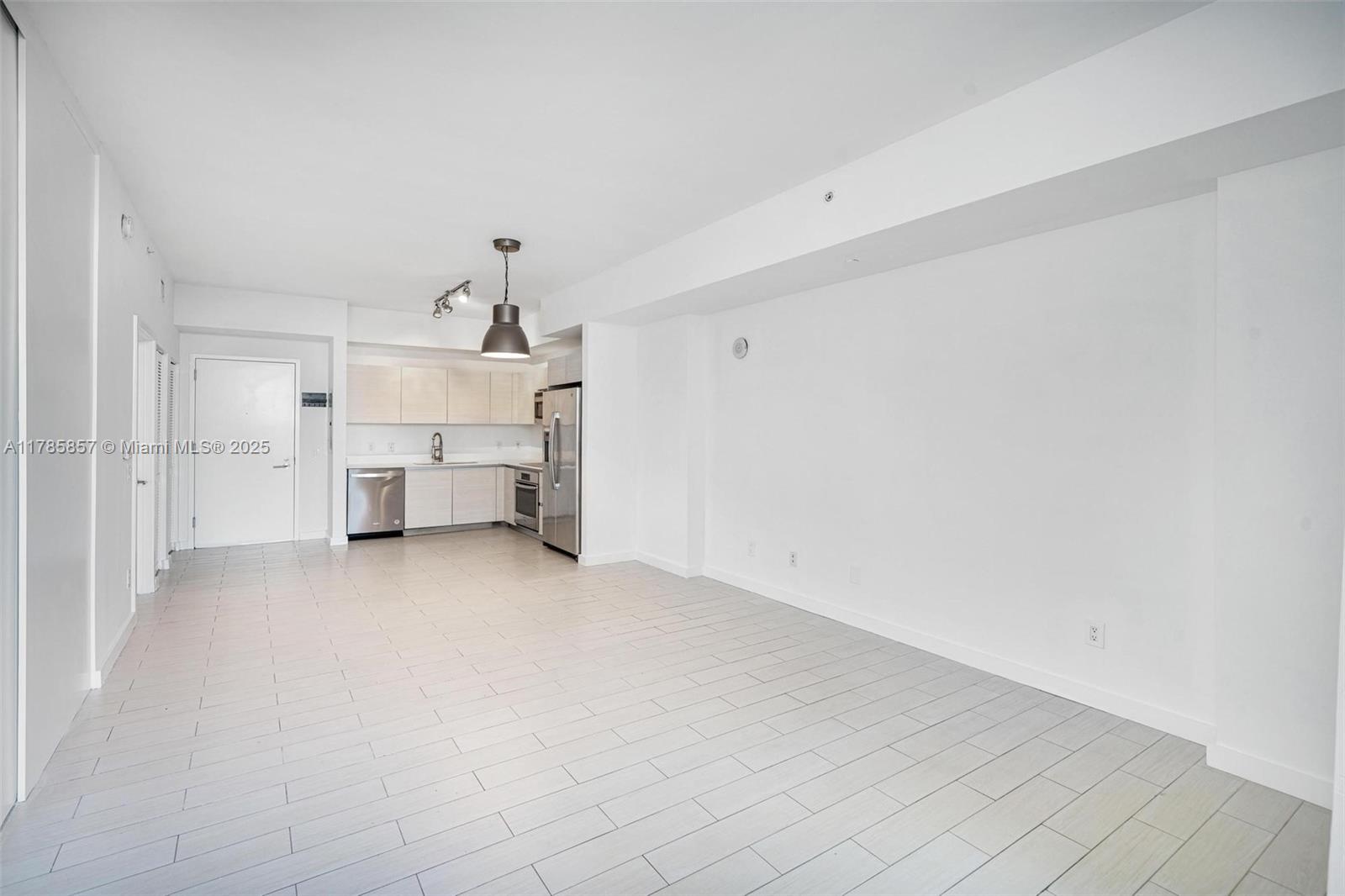 4250 Biscayne Blvd # 607