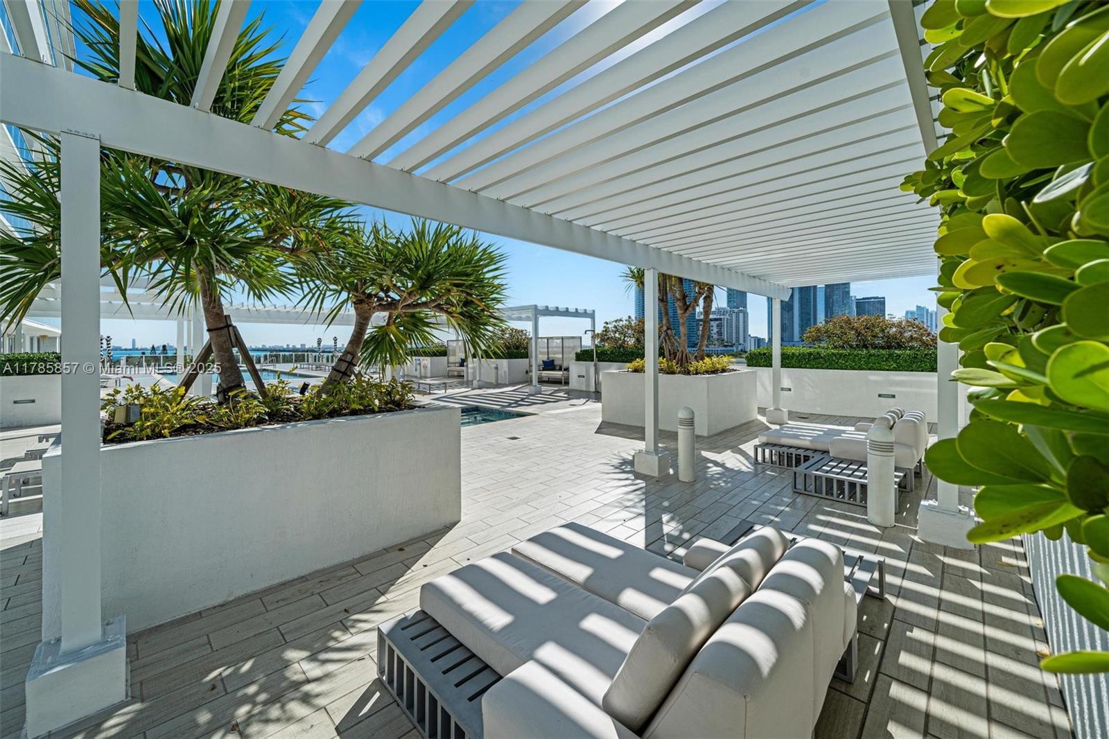 4250 Biscayne Blvd # 607