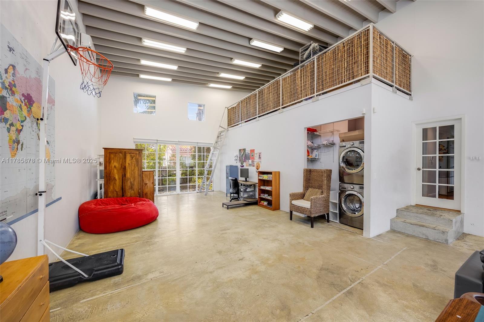 2450 SW 23rd Ave