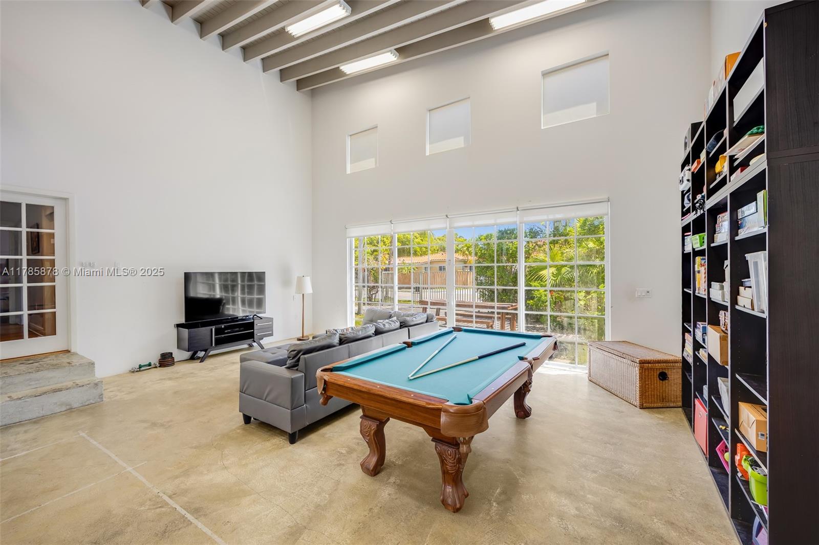 2450 SW 23rd Ave
