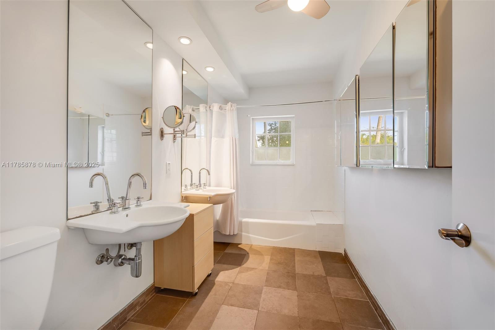 2450 SW 23rd Ave