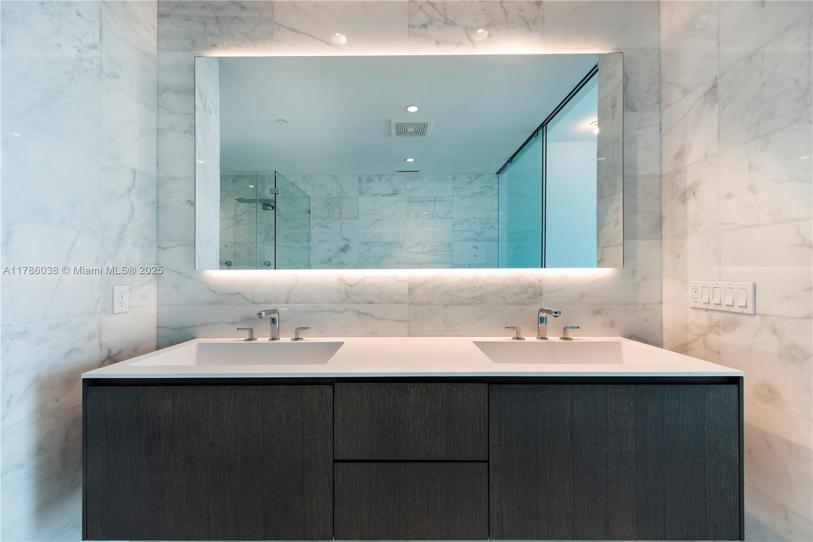 6901 Collins Ave # 401