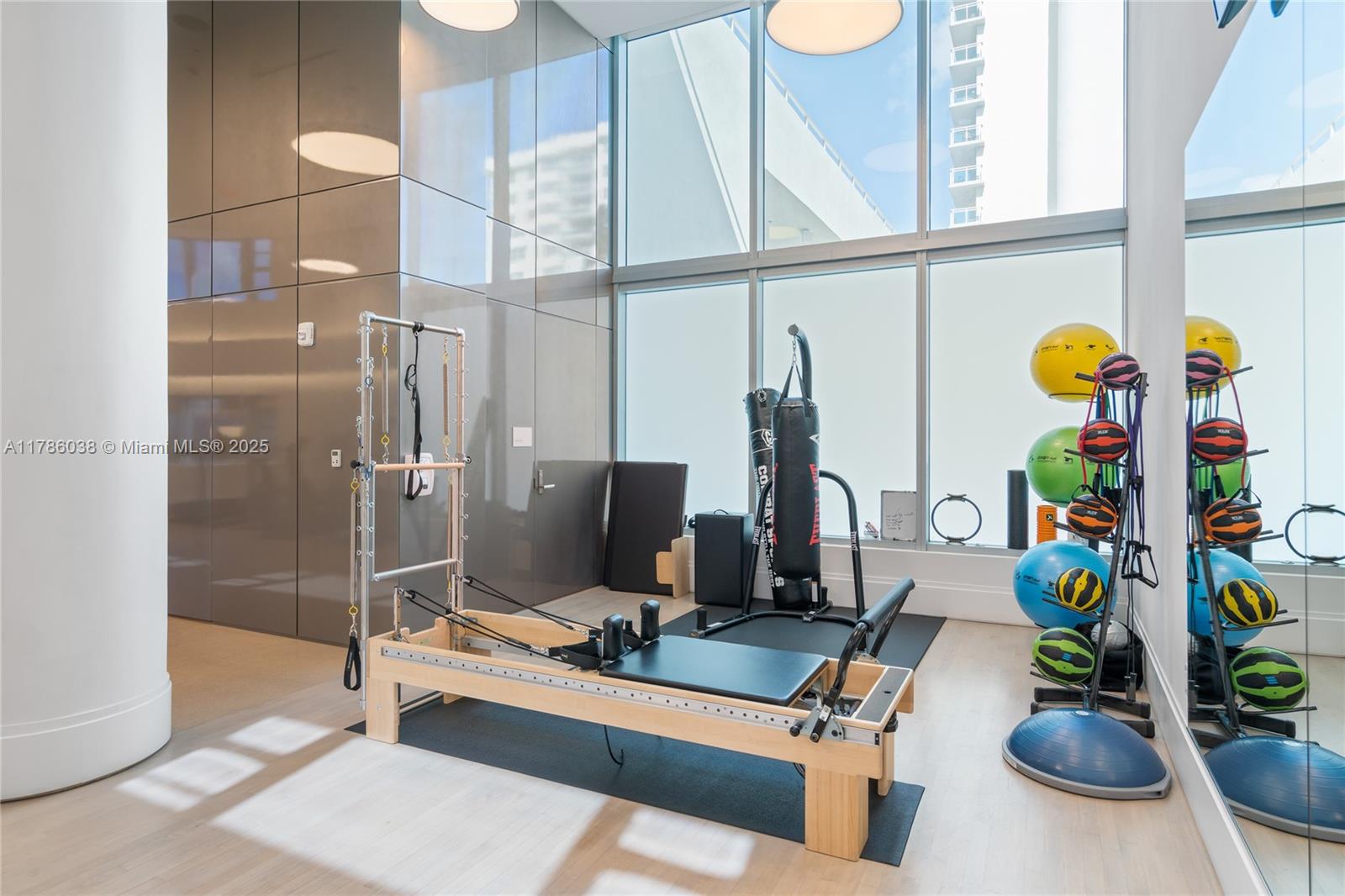 6901 Collins Ave # 401