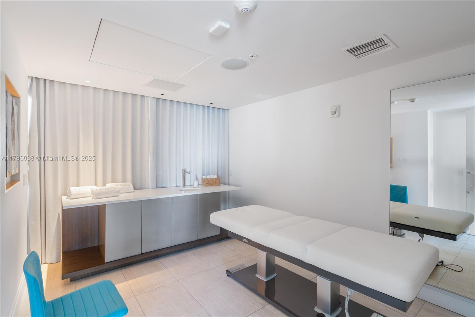 6901 Collins Ave # 401