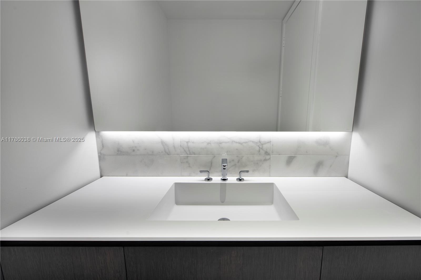 6901 Collins Ave # 401