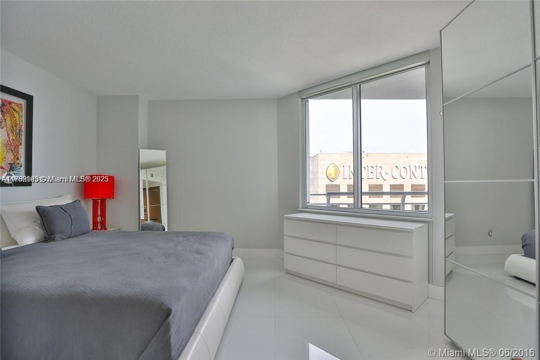 335 S Biscayne Blvd # 3700