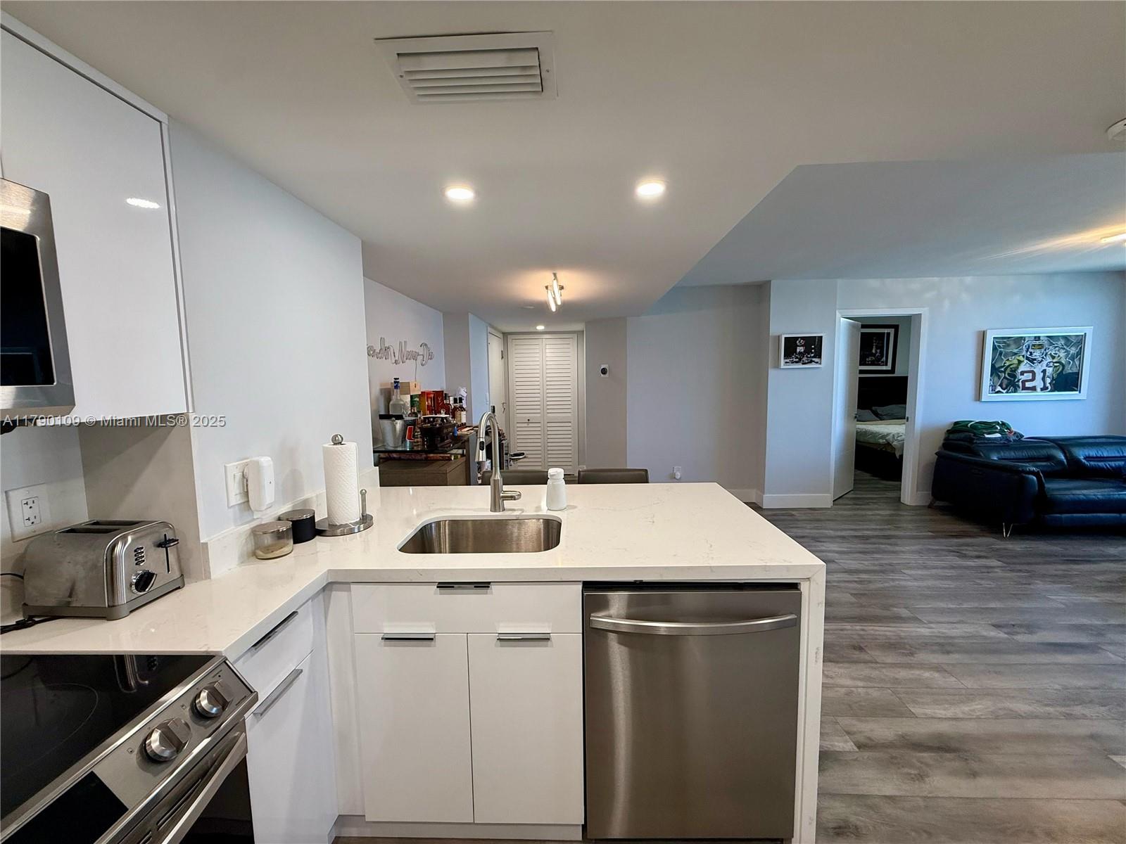 770 Claughton Island Dr # 1413