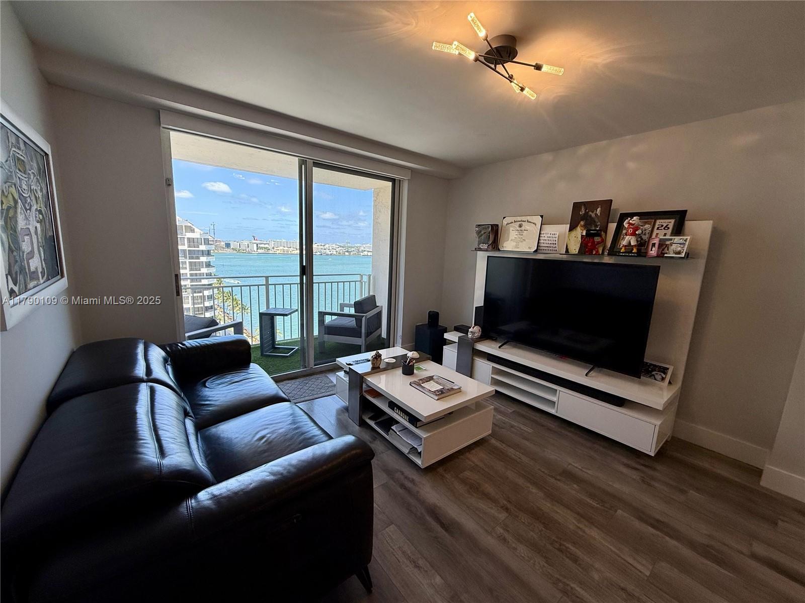 770 Claughton Island Dr # 1413