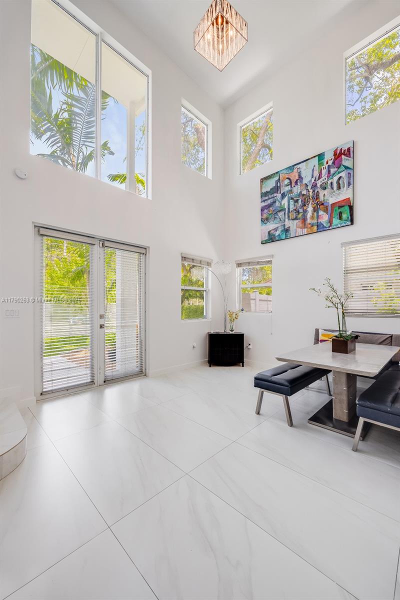 3648 Oak Ave