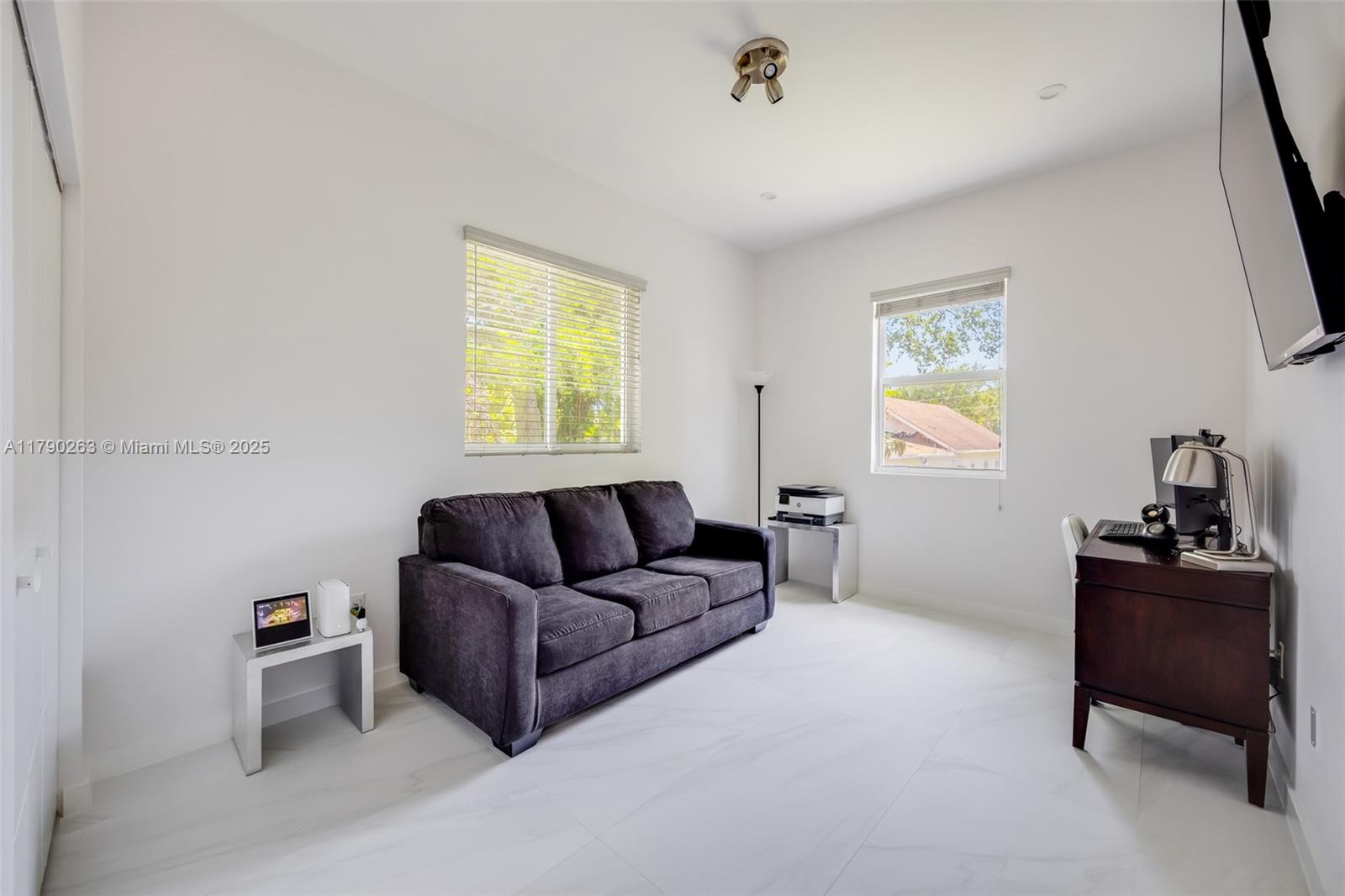 3648 Oak Ave