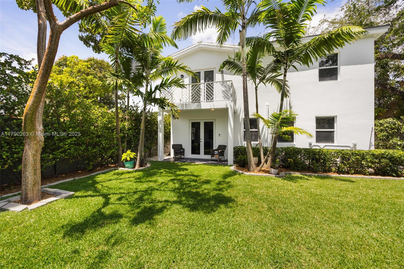 3648 Oak Ave