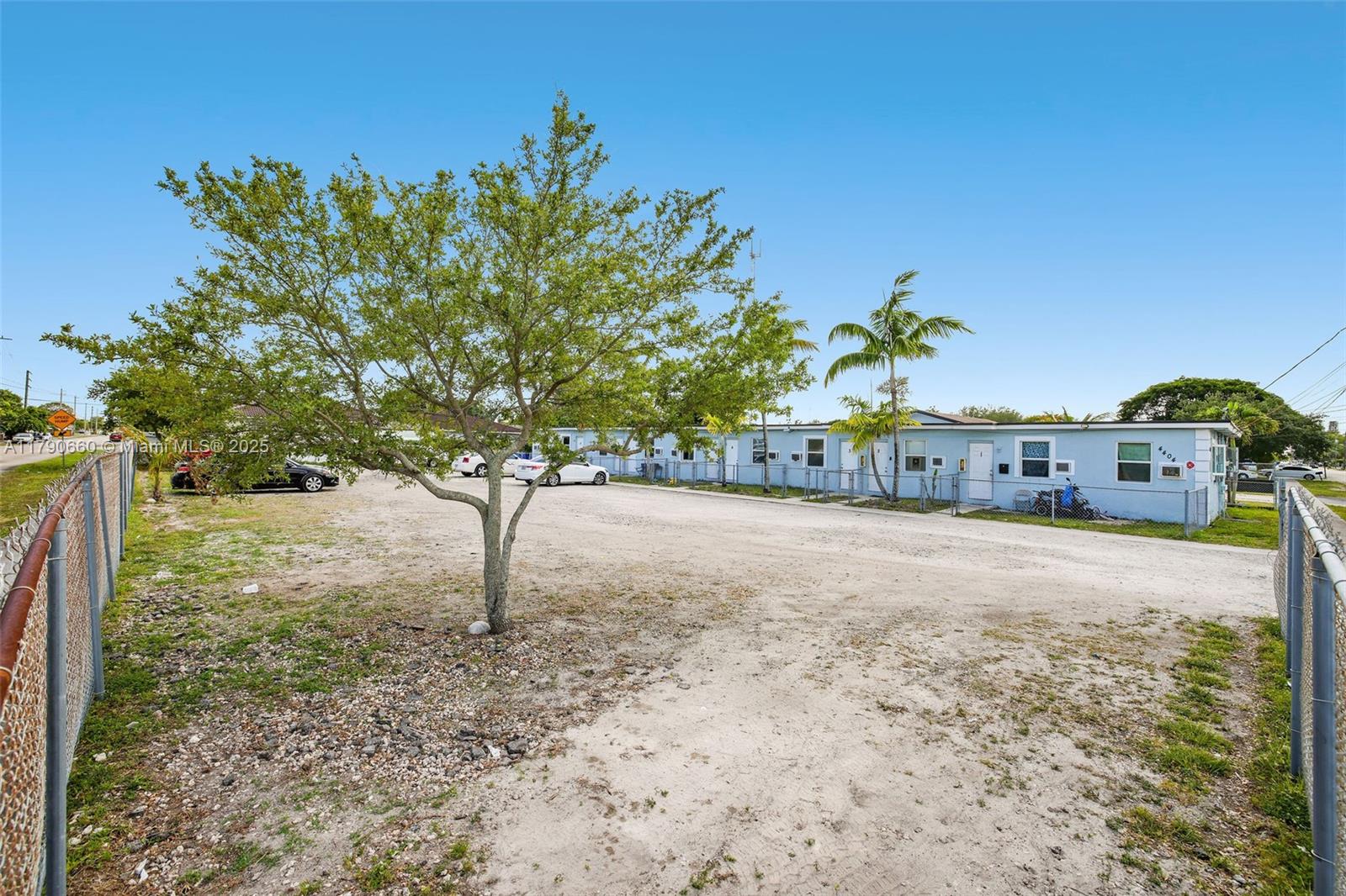 4404 SW 22nd St # 8 Unit: 1-8