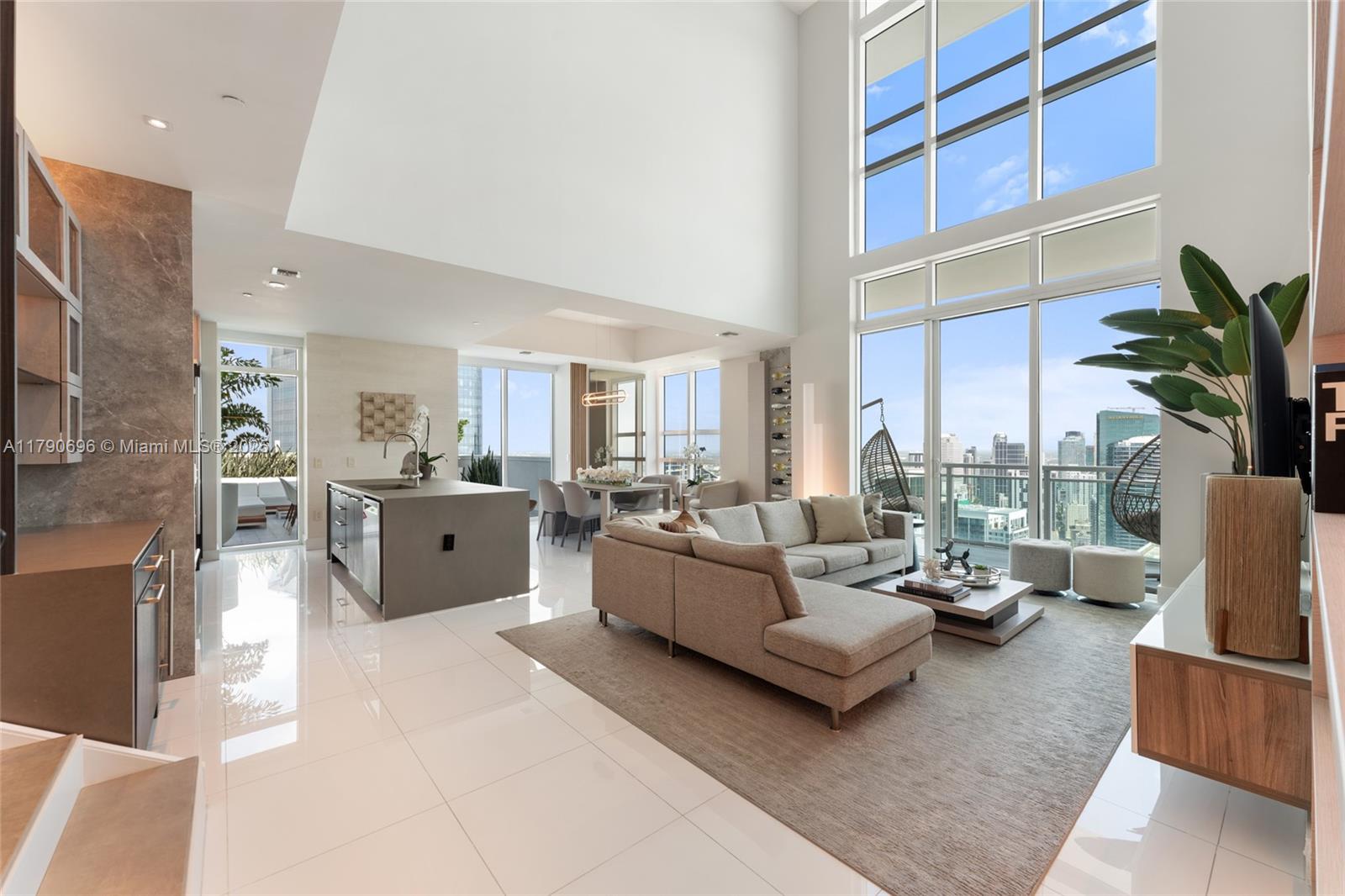 950 Brickell Bay Dr # 5504