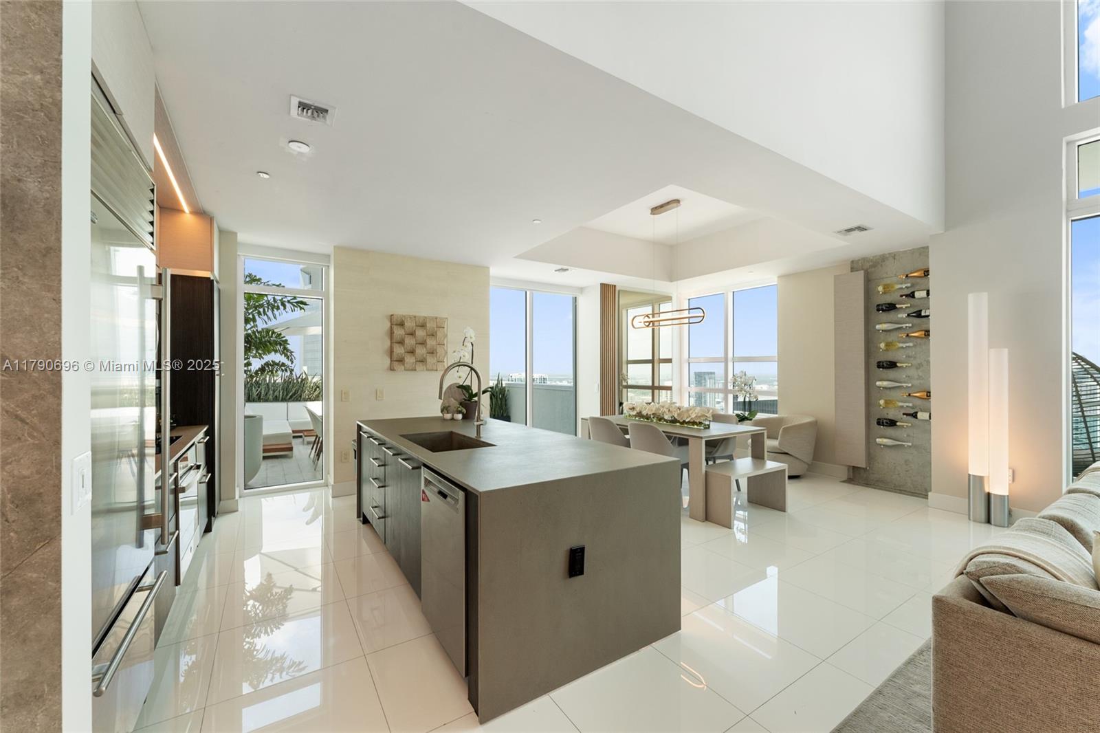 950 Brickell Bay Dr # 5504