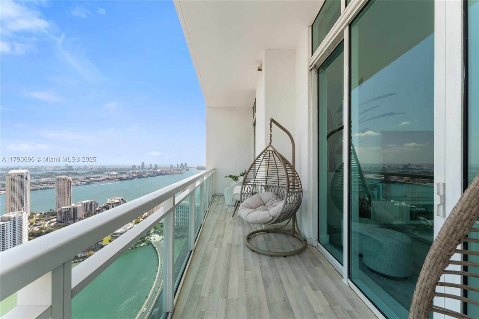 950 Brickell Bay Dr # 5504