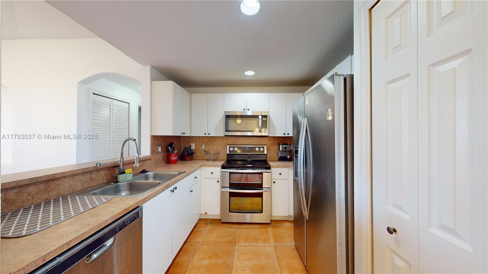 6520 NW 114th Ave # 1637