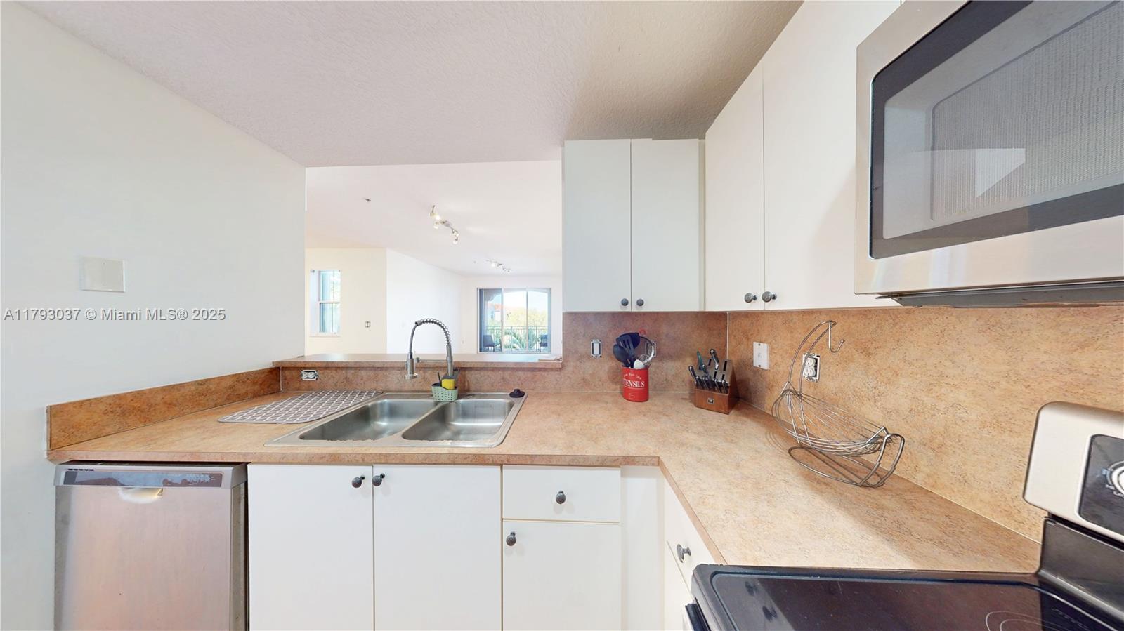 6520 NW 114th Ave # 1637