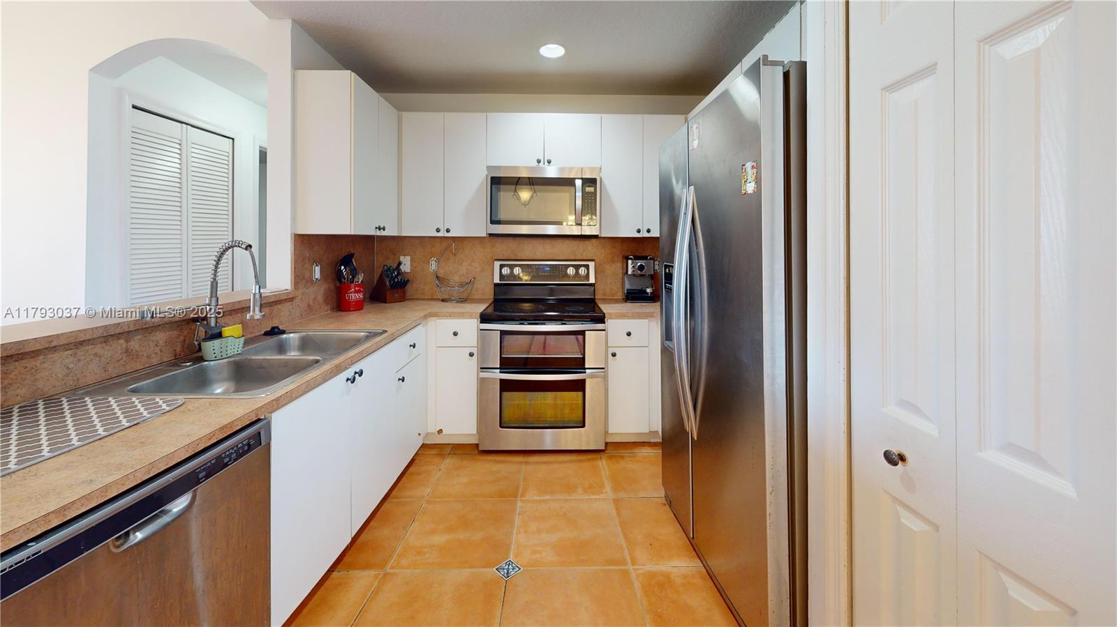 6520 NW 114th Ave # 1637