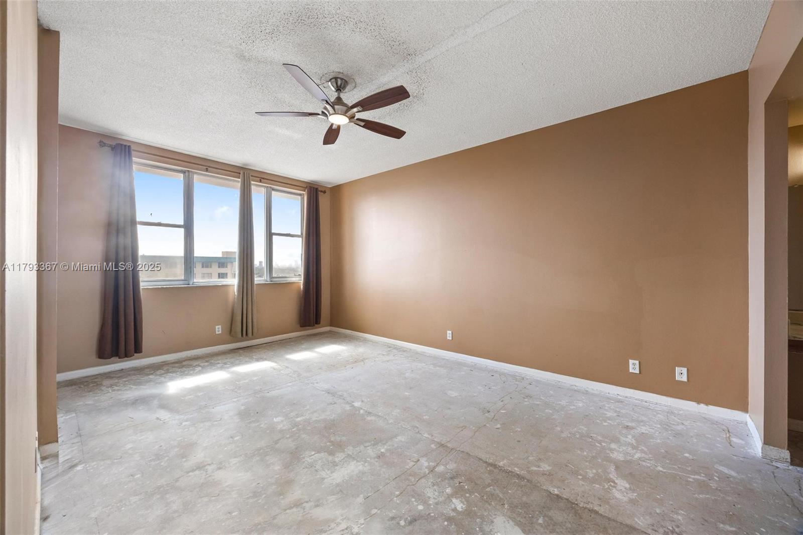 4350 Hillcrest Dr # 1016