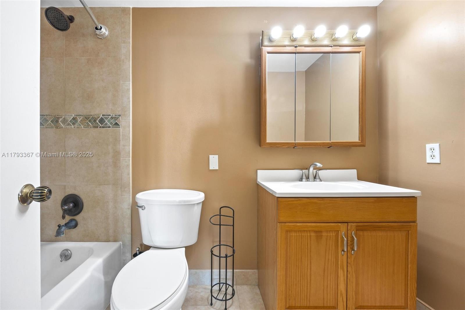 4350 Hillcrest Dr # 1016