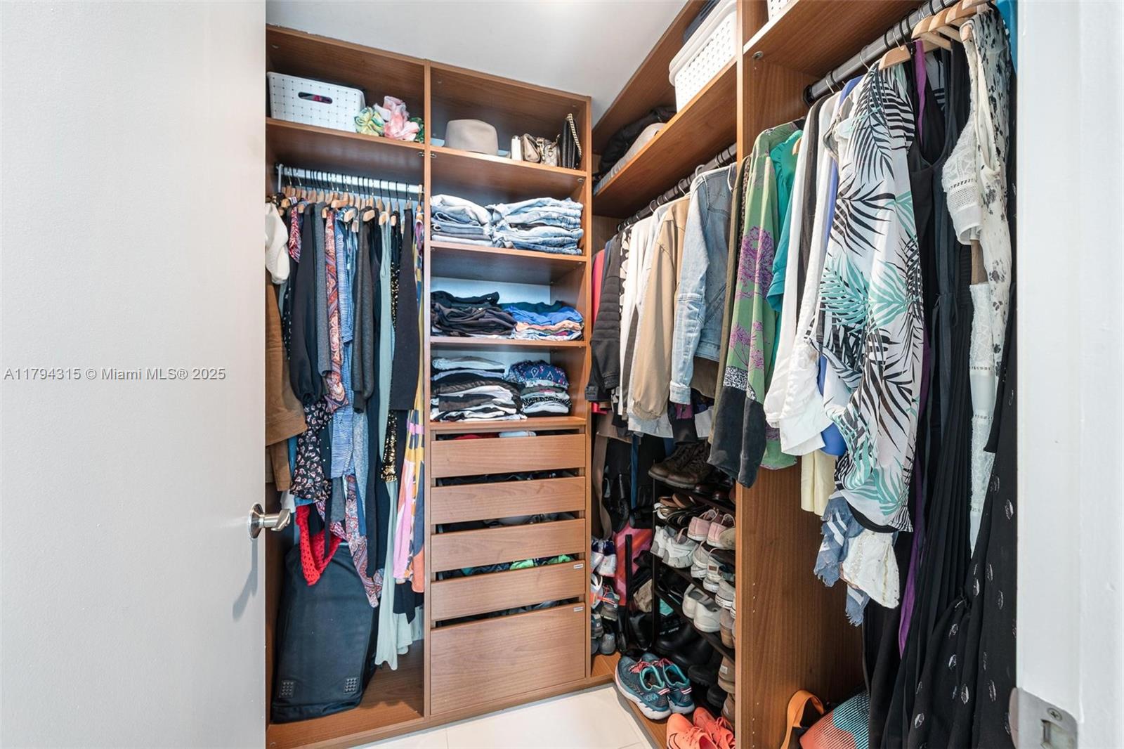 350 S Miami Ave Unit: 2505