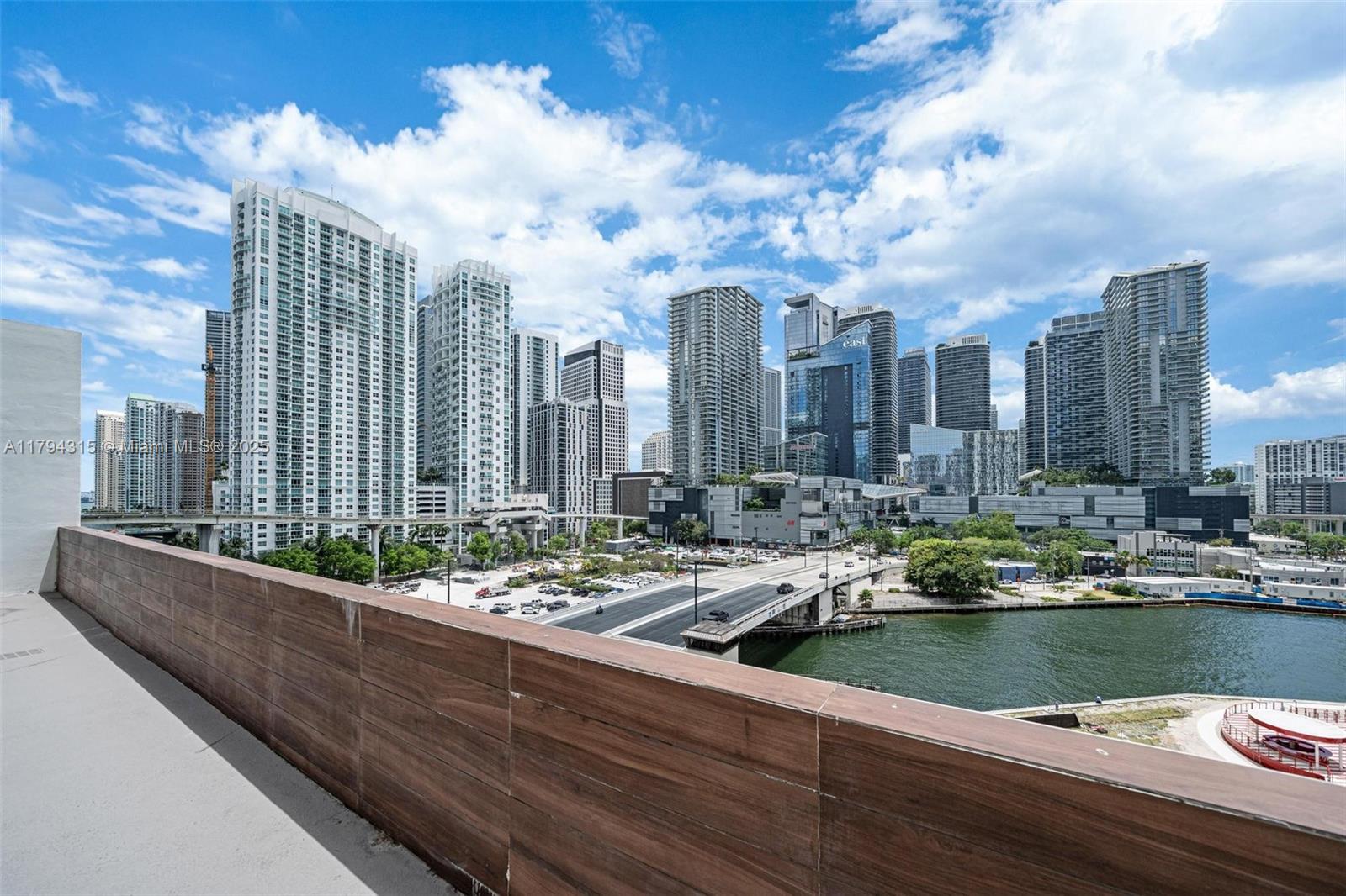 350 S Miami Ave Unit: 2505