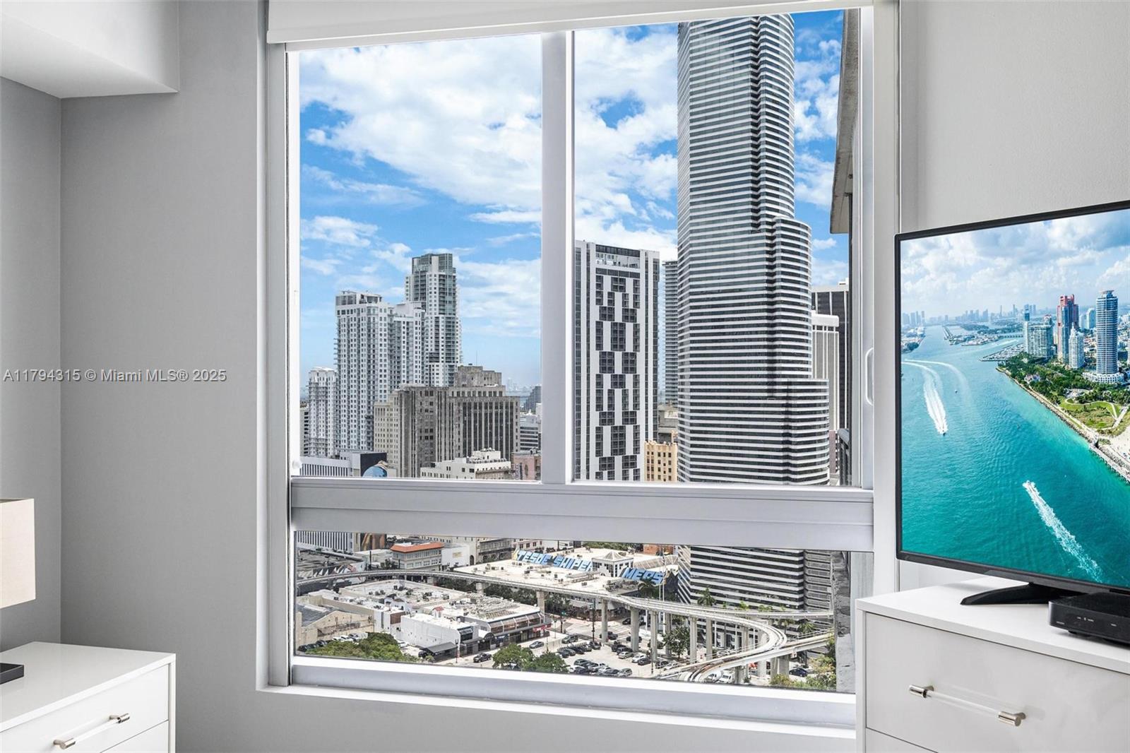 350 S Miami Ave Unit: 2505