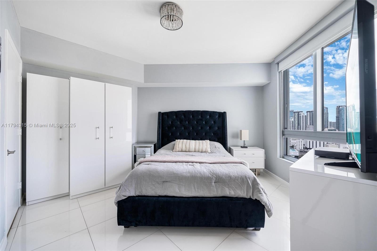 350 S Miami Ave Unit: 2505