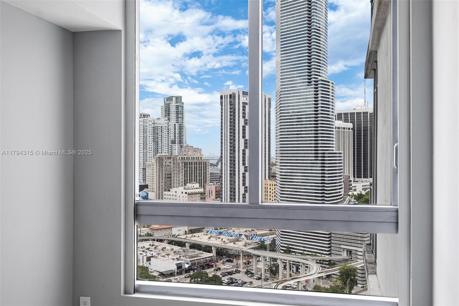 350 S Miami Ave Unit: 2505