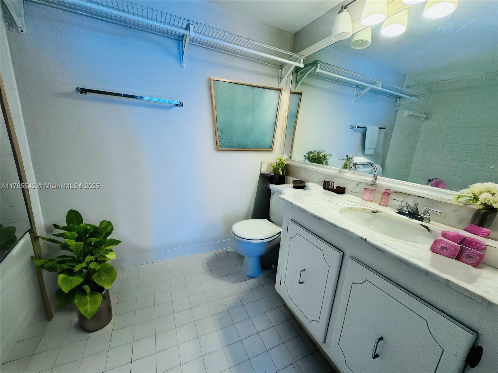 600 NE 36th St # 1516