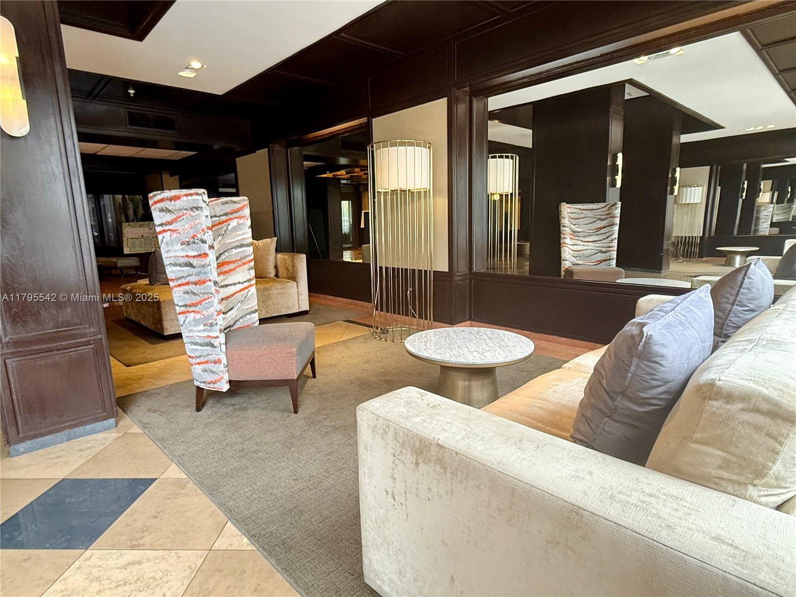 600 NE 36th St # 1516