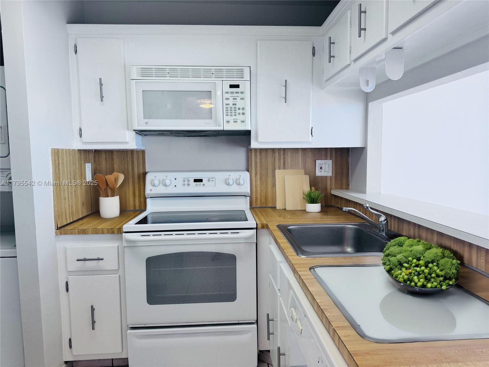 600 NE 36th St # 1516