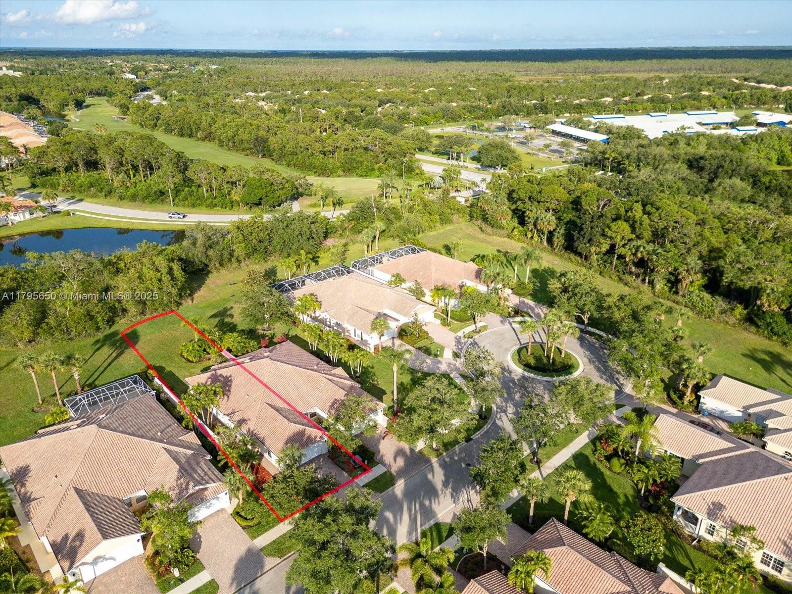 8467 SE Retreat Dr