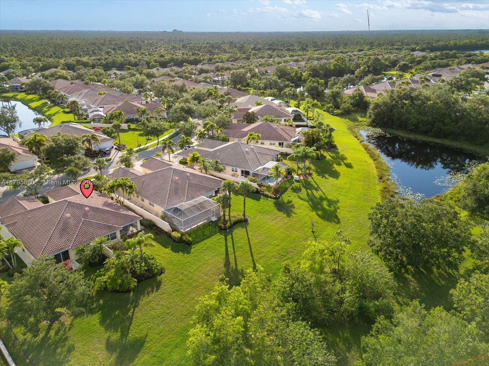 8467 SE Retreat Dr