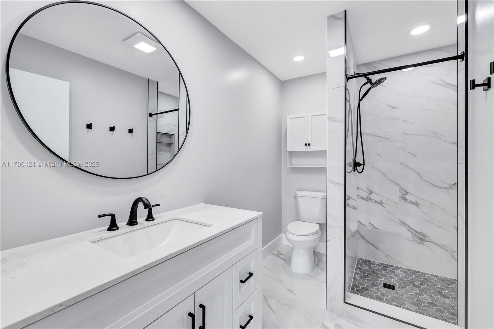 618 Woodgate Cir Unit: E