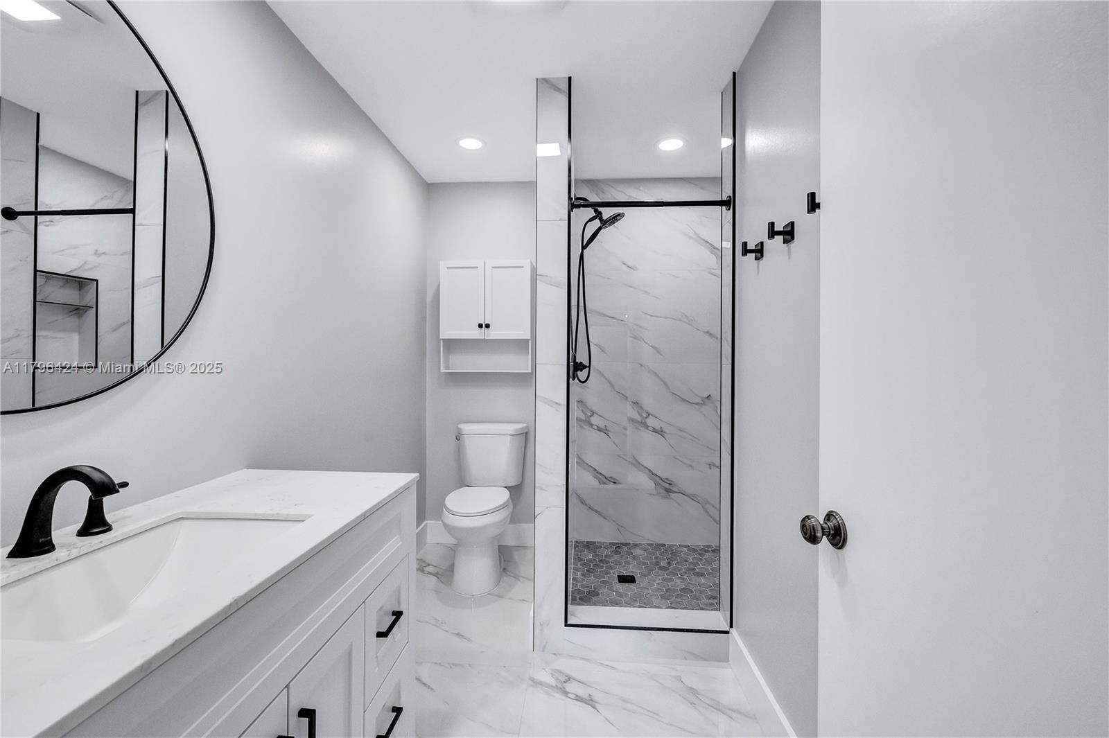 618 Woodgate Cir Unit: E