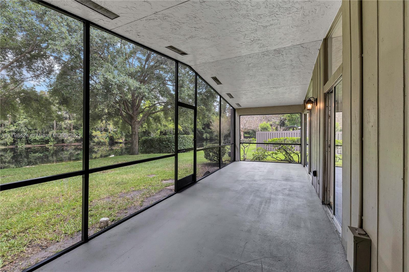 618 Woodgate Cir Unit: E