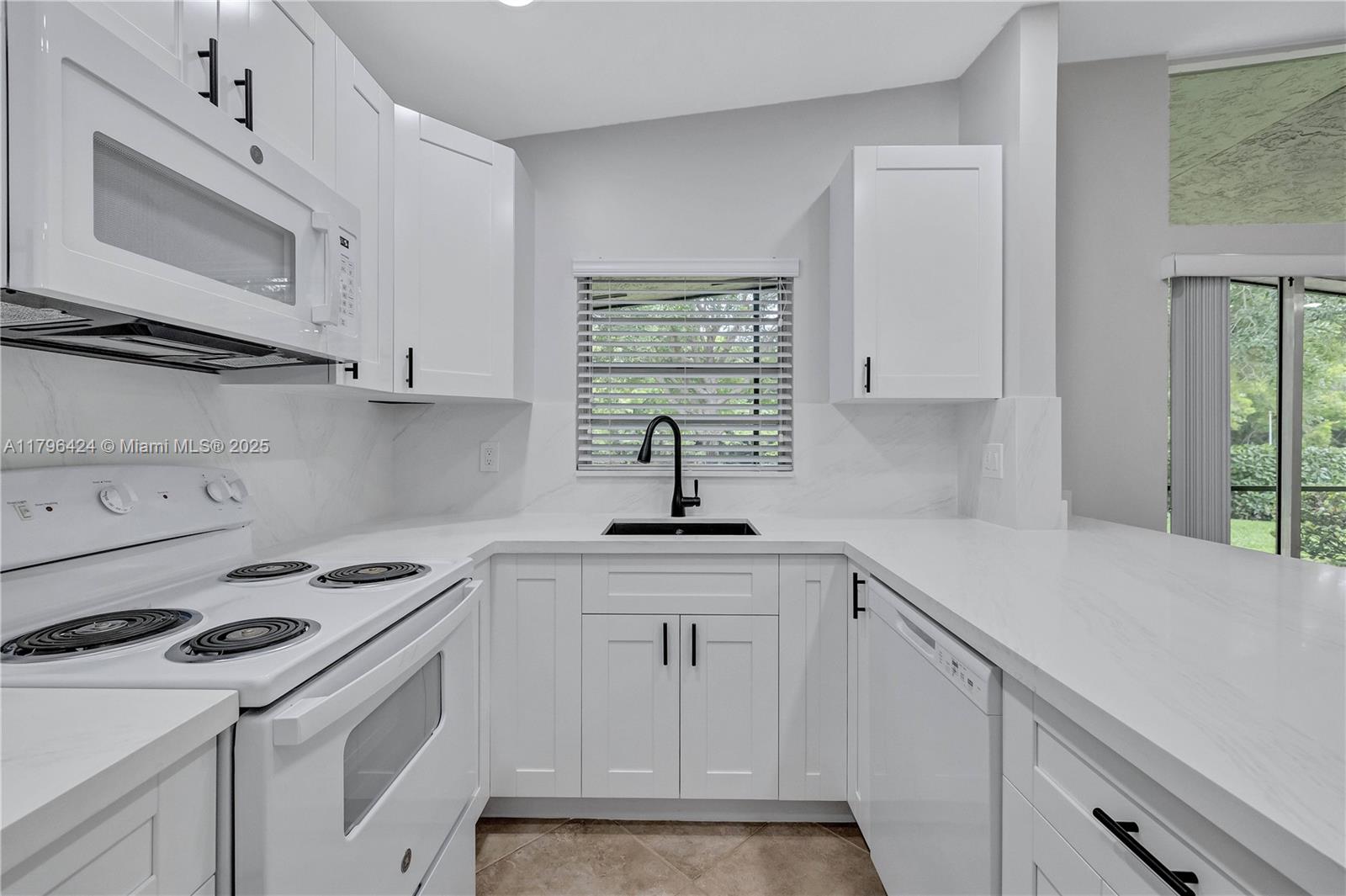 618 Woodgate Cir Unit: E