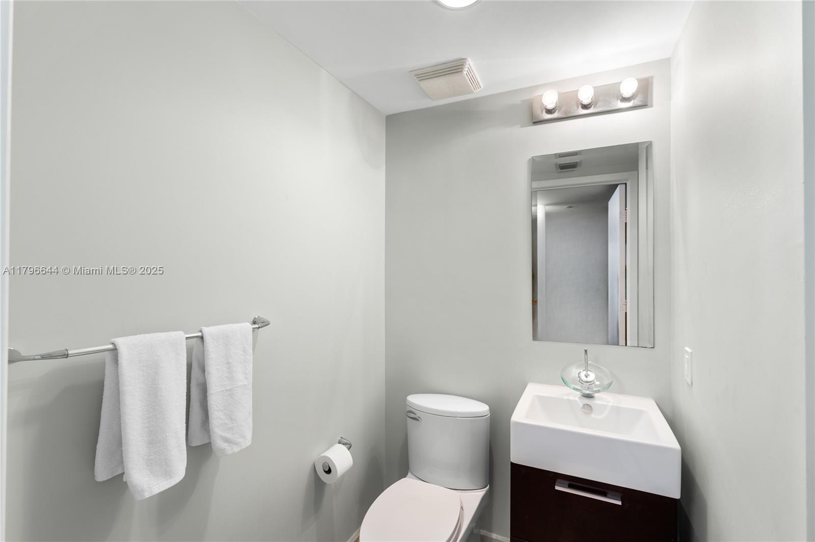5875 Collins Ave # 1504